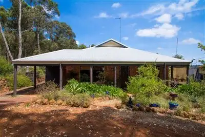 8 McAlinden St, Bridgetown WA 6255