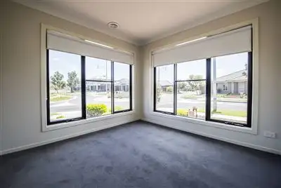 Second view of Homely house listing, 7 Alimia Rise, Lalor VIC 3075