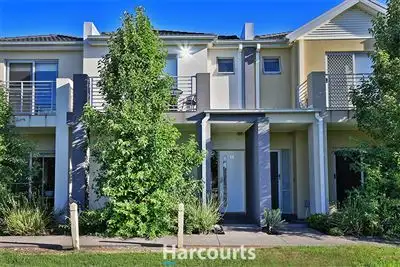 11/11 Howqua Place, Pakenham VIC 3810