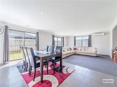 Sixth view of Homely house listing, 8 Chiswick Crescent, Drouin VIC 3818