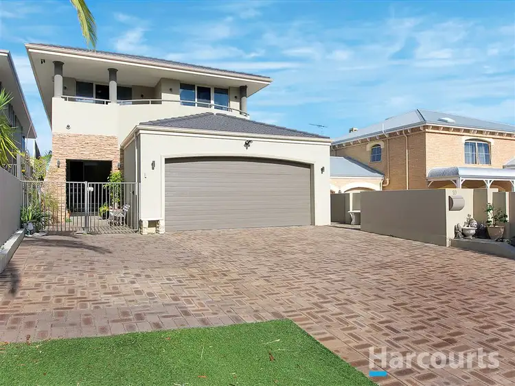 Main view of Homely house listing, 10 Volunteer Place, Ocean Reef WA 6027