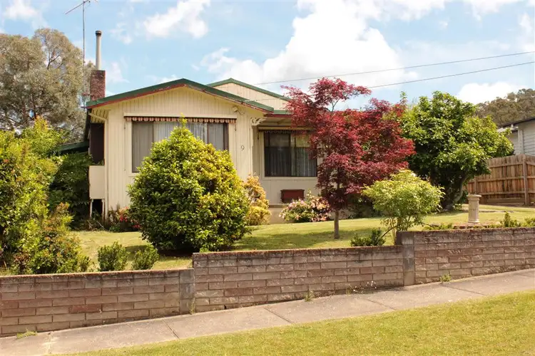 9 Hillside Avenue, Eildon VIC 3713