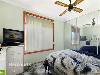 Fifth view of Homely house listing, 33 Galong Crescent, Koonawarra NSW 2530