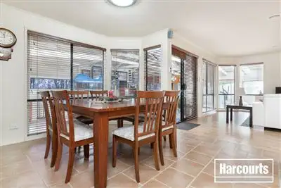 Fifth view of Homely house listing, 2 Chelsea Crescent, Berwick VIC 3806