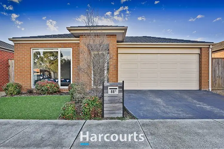 68 Fallingwater Drive, Pakenham VIC 3810