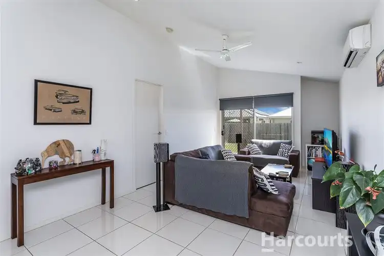 9 Manhattan Crescent, North Lakes QLD 4509
