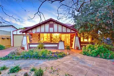 90 Penzance Street, Glenelg South SA 5045