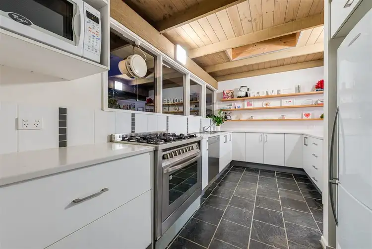 Seventh view of Homely house listing, 8 Tulkara Grove, Vermont VIC 3133