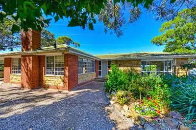 110 Oakridge Road, Aberfoyle Park SA 5159