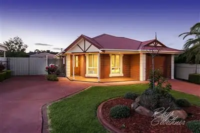 11 Topaz Close, Woodcroft SA 5162