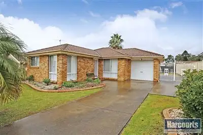 13 Holman Place, St Helens Park NSW 2560