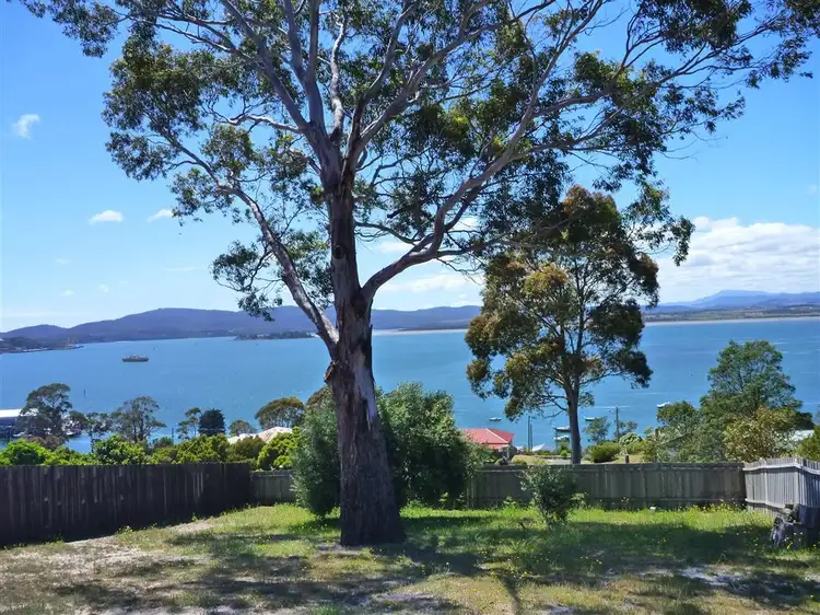 142A Oxford Street, Beauty Point TAS 7270