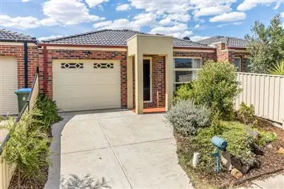 2/18 Vanderbilt Avenue, Truganina VIC 3029