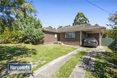 8 Larbert Road, Mooroolbark VIC 3138