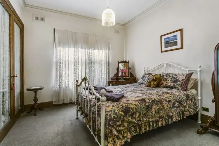 Sixth view of Homely house listing, 5 Glendalough Close, Warragul VIC 3820