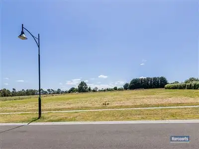 13 Golf View Court, Drouin VIC 3818