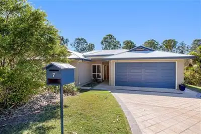 7 Oxford Court, Southside QLD 4570