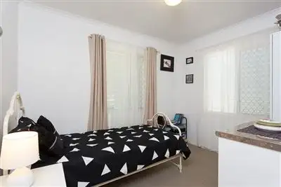 Sixth view of Homely unit listing, 2/11 Centaur Street, Redcliffe QLD 4020