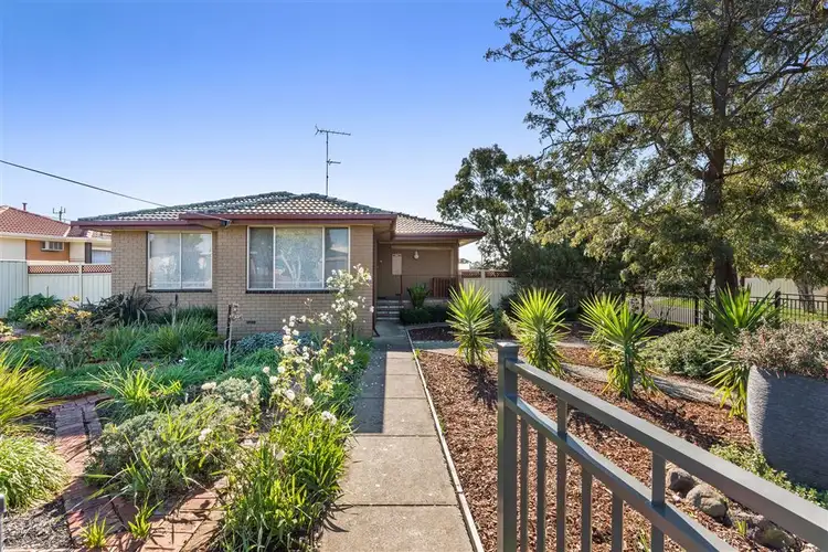 1 Dalmont Grove, Norlane VIC 3214