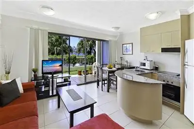 4/106-108 Marine Parade, Southport QLD 4215