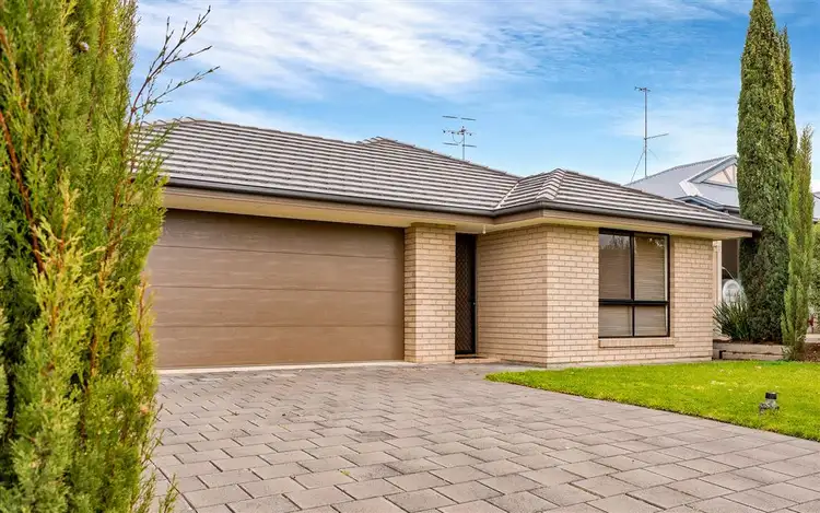 16 Robb Street, Encounter Bay SA 5211
