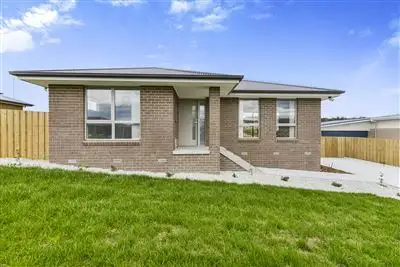 4 Ernest Road, Rokeby TAS 7019
