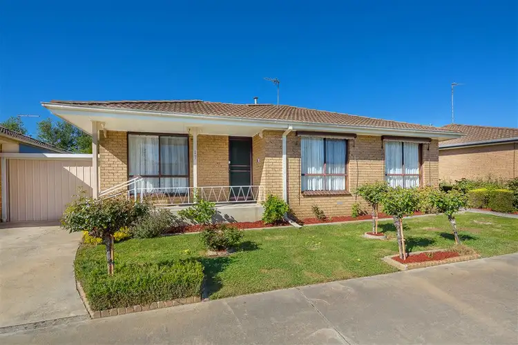 17/106 Burnbank Close, Lake Wendouree VIC 3350
