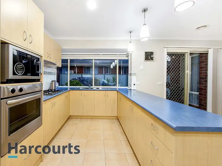 Sixth view of Homely house listing, 10 Treemont Court, Cairnlea VIC 3023