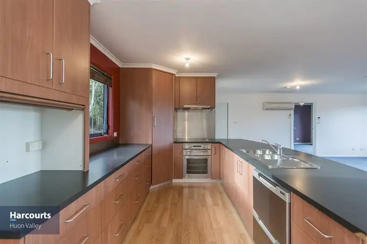 27 Carters Road
