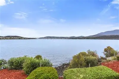 4 Koluri Court, Lindisfarne TAS 7015