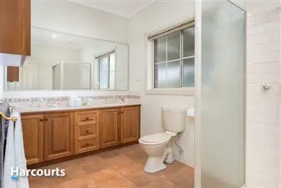 Sixth view of Homely house listing, 4 Bellaire Court, Narre Warren North VIC 3804