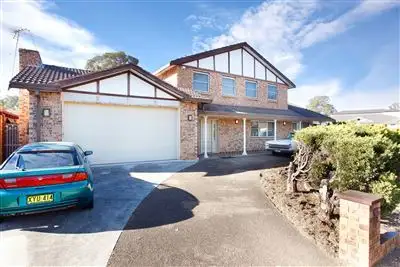 10 Grevillea Drive, St Clair NSW 2759