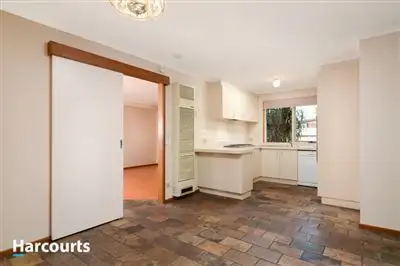 Fifth view of Homely house listing, 18 Kent Court, Cranbourne North VIC 3977
