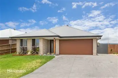 31 Wingello Crescent, Tullimbar NSW 2527