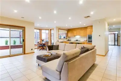 2 Scarborough Court, Tarneit VIC 3029