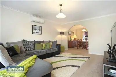 15 Nangathan Way, Croydon North VIC 3136