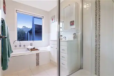 Sixth view of Homely house listing, 8 Baillie Court, Frankston VIC 3199