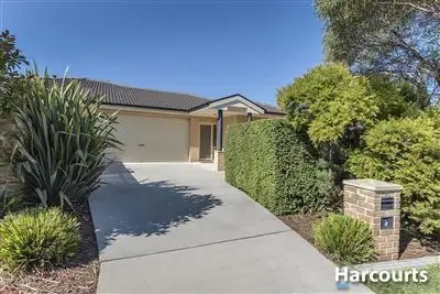 40 Betty Maloney Crescent, Banks ACT 2906