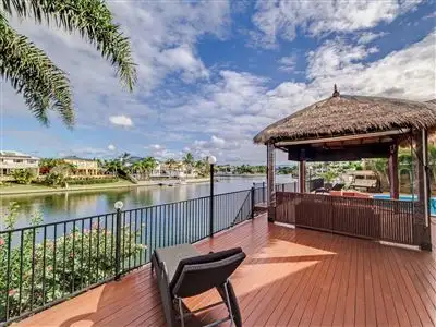 6 Crestmore Court, Mermaid Waters QLD 4218