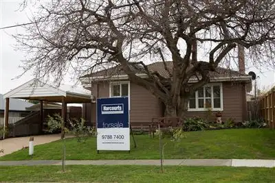 6 Moona Ave, Mornington VIC 3931