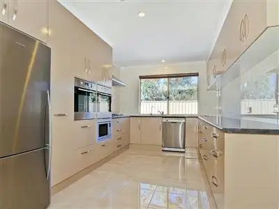 27 Berenwode Cct, Morphett Vale SA 5162
