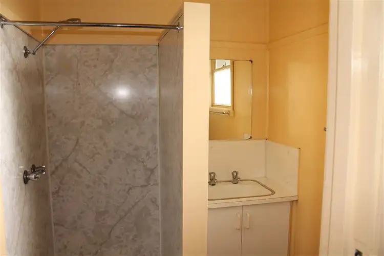 Fifth view of Homely unit listing, 4-4a King Street, Zeehan TAS 7469