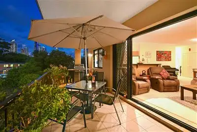 5/24 Parneno Street, Chevron Island QLD 4217