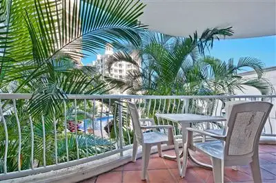 24 Queensland Avenue, Broadbeach QLD 4218