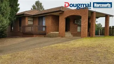 2 Karrabul Road, St Helens Park NSW 2560