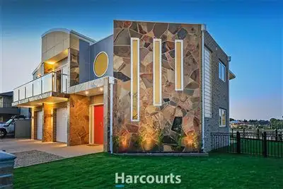 2 Cormorant Parade, Pakenham VIC 3810