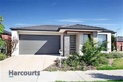 5 Parkfield Court, Deer Park VIC 3023