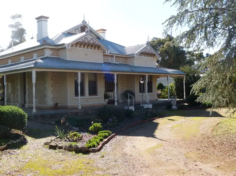 24 Houghton Street, Jamestown SA 5491