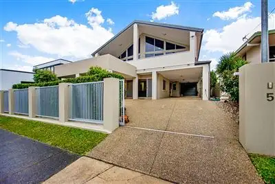 5 Remo Street, Isle Of Capri QLD 4217