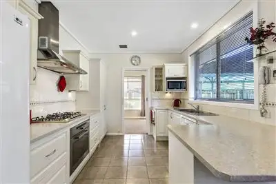 Fifth view of Homely house listing, 15 Paranda Court, Vermont VIC 3133